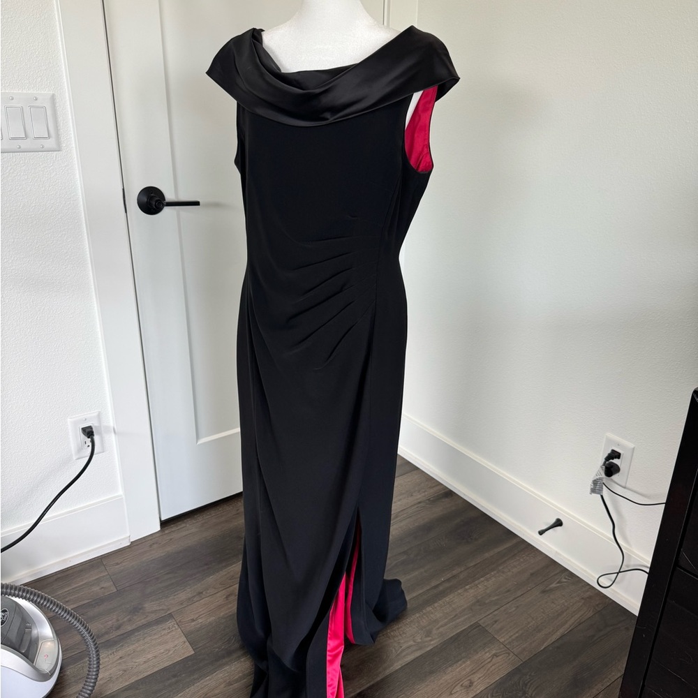 Tahari Arthur S. Levine Black Evening Gown w/ Fuchsia Lining – Size 10